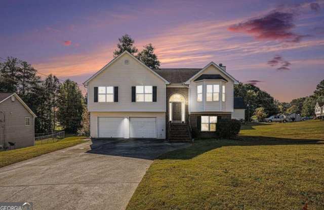 2733 Cedar Tree Lane Gallery 1