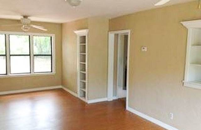 2220 Corrine Dr. Gallery 4