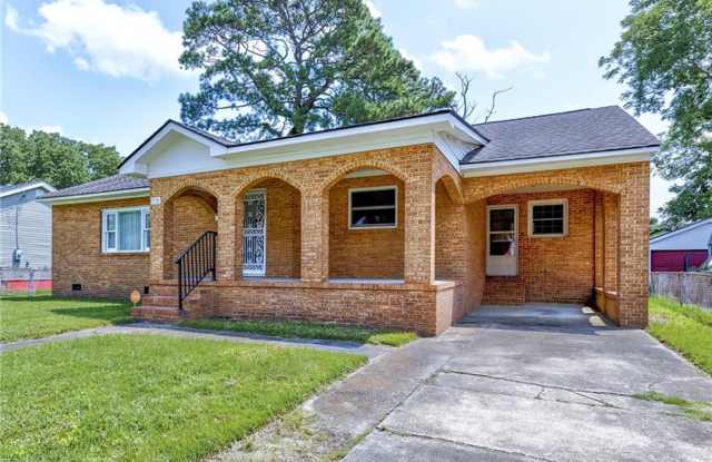 3 bedroom in Cavalier Manor Gallery 3