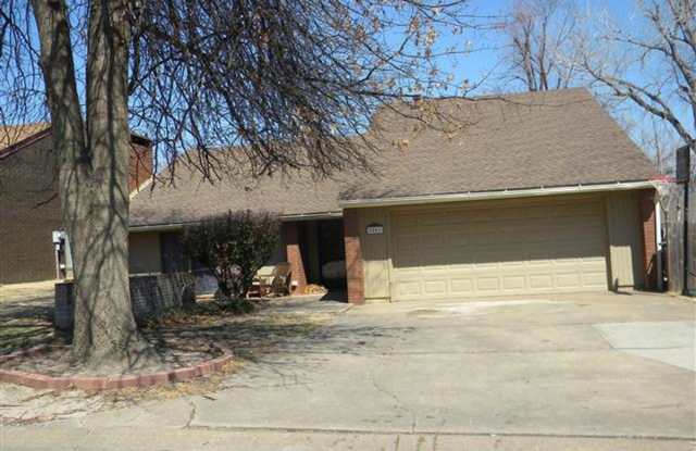 2801 Haystack Ln - 2801 Haystack Lane, Enid, OK 73703