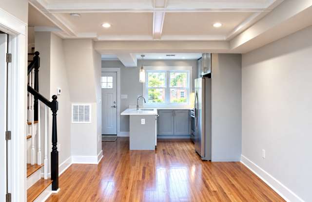 Modern 2BR/2.5BA Home with Spacious Backyard in Lily Ponds Gallery 4