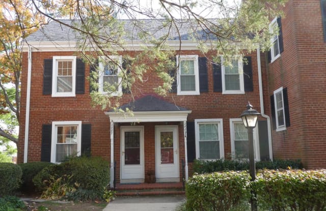 2889 S ABINGDON ST - 2889 South Abingdon Street, Arlington, VA 22206