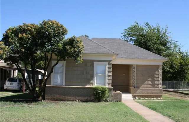 Two Bedroom Two Bathroom Home w/ a BONUS Room photos photos Two Bedroom Two Bathroom Home w/ a BONUS Room photos photos