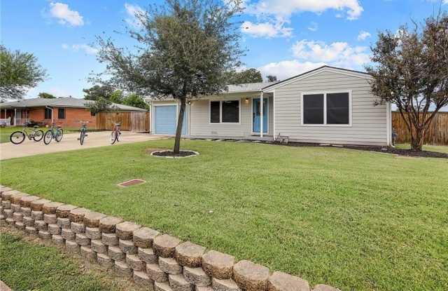 1017 Winding Road Gallery 3