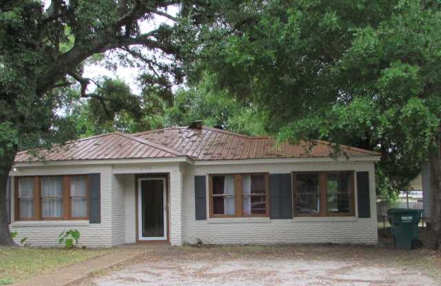 NEWLY REMODELED 3 BEDROOM 2 BATH photos photos
