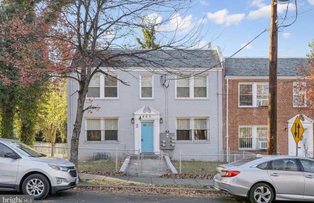 405 34TH Street SE unit: 1 - 405 34th Street Southeast, Washington, DC 20019