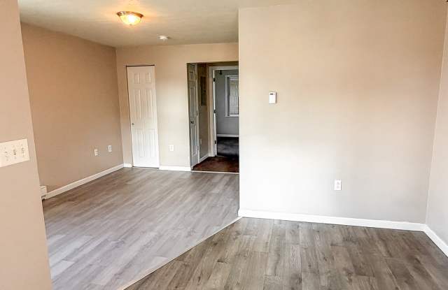 319 North Broadway Street - A Gallery 2