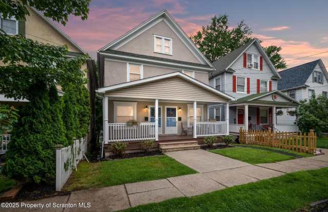 2215 Capouse Avenue photos photos