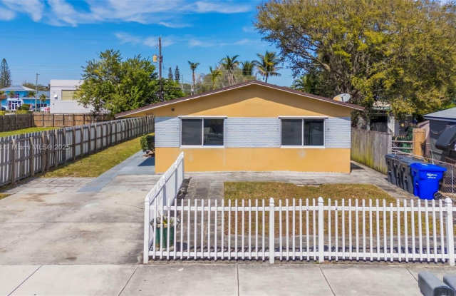 5841 Lincoln St photos photos