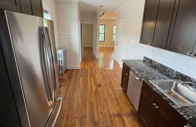 855 West Agatite Avenue - 855 West Agatite Avenue, Chicago, IL 60640 855 West Agatite Avenue - 855 West Agatite Avenue, Chicago, IL 60640