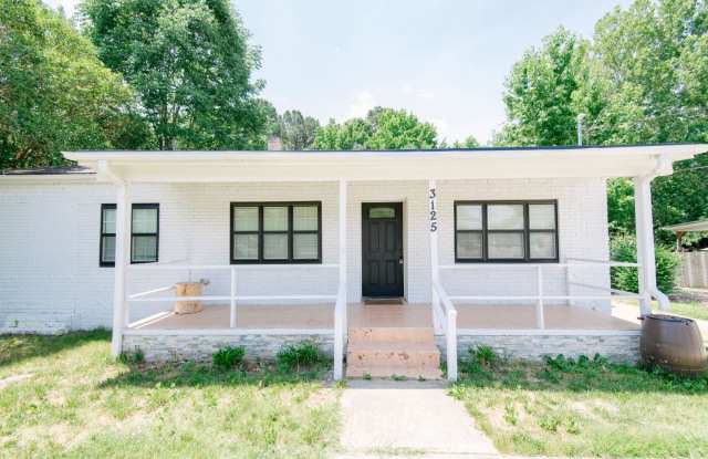 3 Bedroom Home with Spacious Back yard Close to NCSU! photos photos