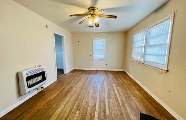 Great 2 Bedroom in Arnett Benson Area Gallery 3