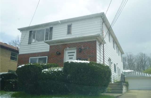 527 527 Treeside Dr - 527 Treesite Drive, Akron, OH 44313