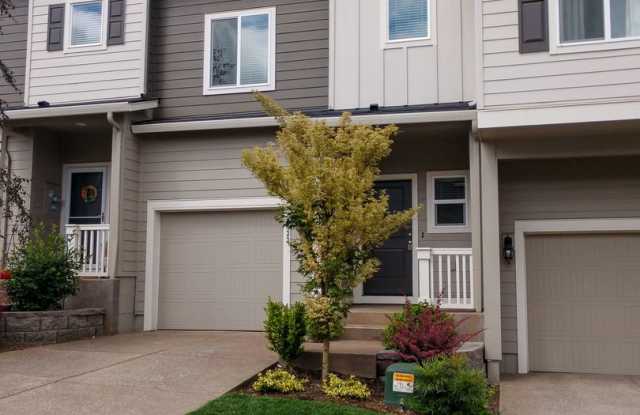 Townhome in South Salem with Attached Garage! ~ 5725 Karen Lynn Gallery 1