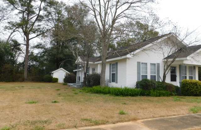 East McKinnon Street, New Brockton, AL Gallery 3