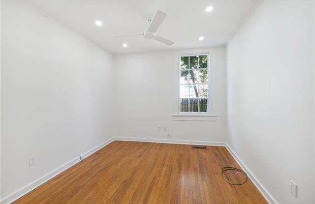 8205 MAPLE Street Gallery 4
