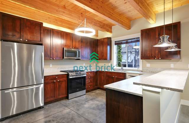 Stunning 2BR and 3BA single family with large bonus room available for Rent photos photos Stunning 2BR and 3BA single family with large bonus room available for Rent photos photos