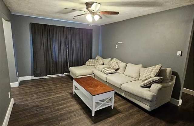 Remodeled 3 bed 1 bath located in Georgetown, IL photos photos