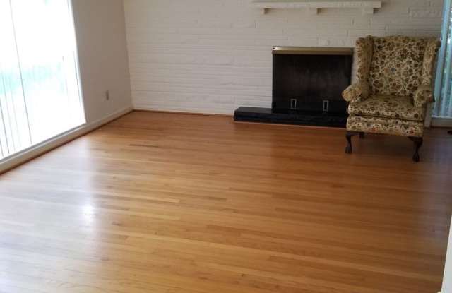 1418 Douglas Ave Gallery 4