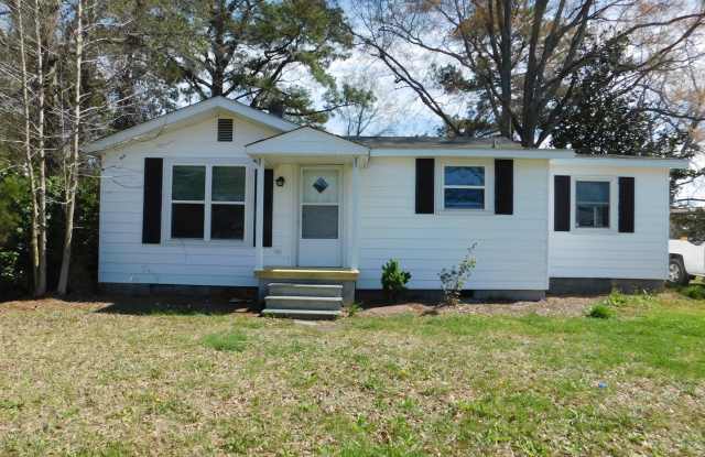 421 Church Street conveniently located between New Bern MCAS Cherry Point. - 421 Church Road, James City, NC 28560 421 Church Street conveniently located between New Bern MCAS Cherry Point. - 421 Church Road, James City, NC 28560