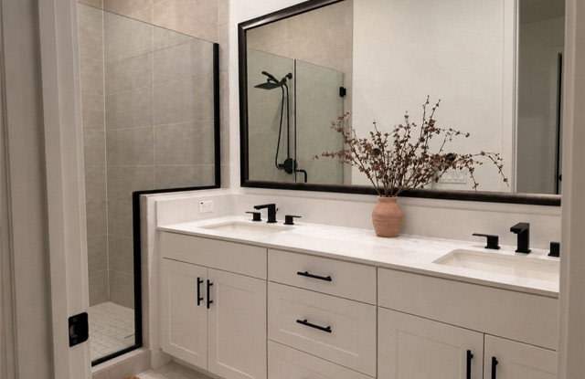 2143 Marine Walk Gallery 3