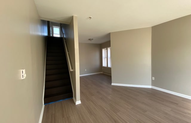 242 N Raleigh St - 242 North Raleigh Street, Martinsburg, WV 25401