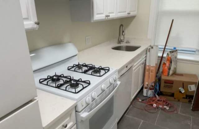 Coolidge Corner 1-bed photos photos