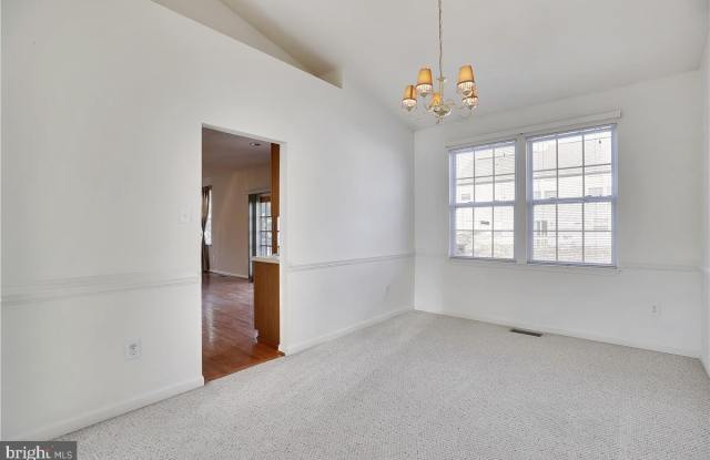 9012 INA COURT Gallery 4
