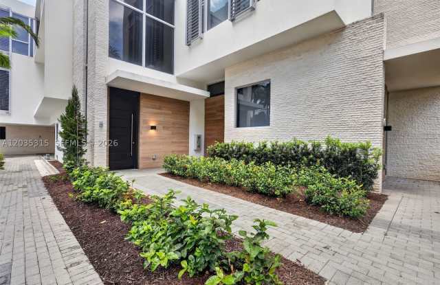 3750 Yacht Club Dr Gallery 3