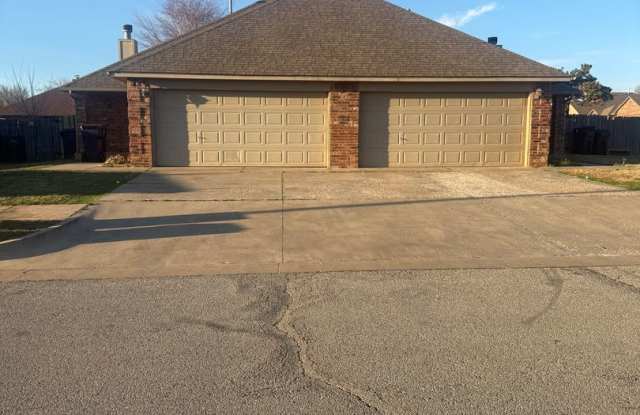 Duplex for Lease - 10305 Northwest 38th Terrace, Yukon, OK. 73099 photos photos