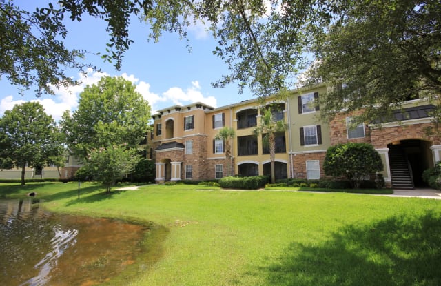 10121 Courtney Palms Boulevard #204 - 10121 Courtney Palms Blvd, Brandon, FL 33619