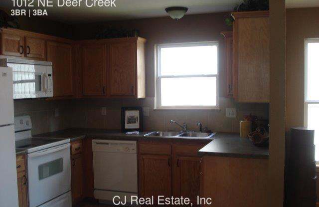 1012 NE Deer Creek Gallery 4