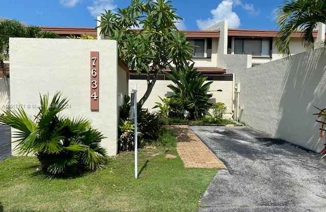 7634 SW 106th Ave - 7634 Southwest 106th Avenue, Kendall, FL 33173