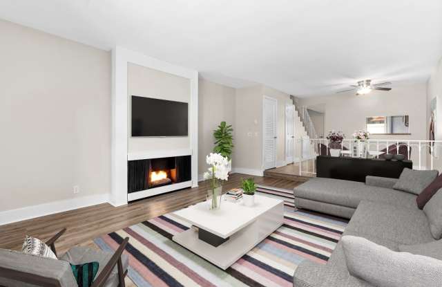 Parkway Plaza Apartments Gallery 2