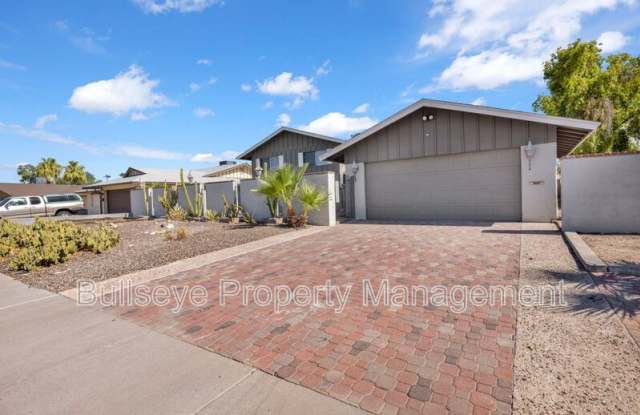 1333 E. Donner Dr. photos photos