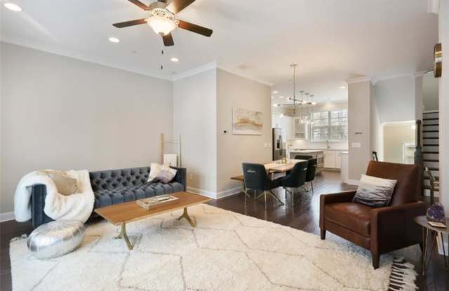 545 Mirrormont Drive SE Gallery 2