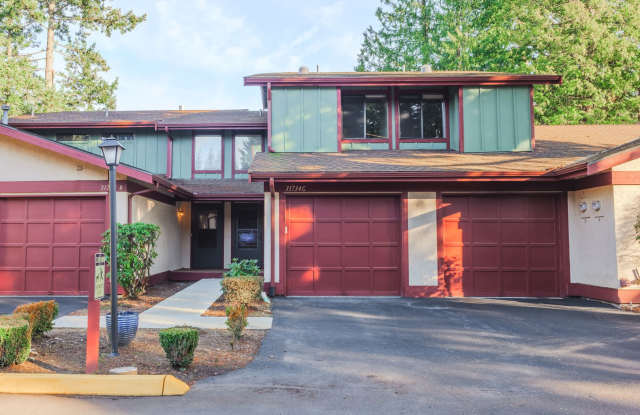 Spacious 3bd/2.5ba Smoketree Condo in Federal Way! - 31734 48th Lane Southwest, Federal Way, WA 98023