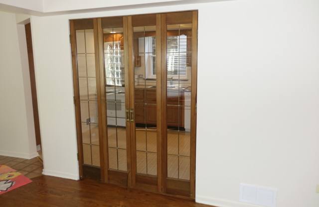 3553 N Bell Avenue Gallery 4