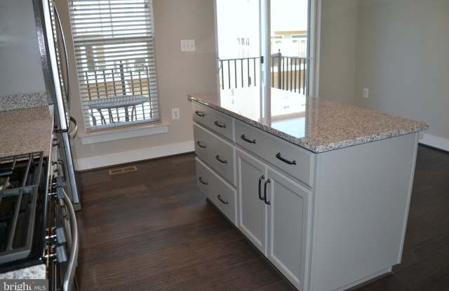 23004 LAVALLETTE SQUARE Gallery 4