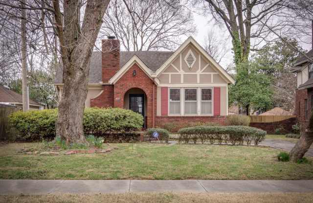 Charming 3BR/1B Conveniently Located Near Rhodes College! photos photos