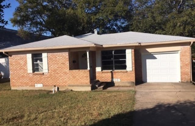 417 18th Street - 417 Northwest 18th Street, Grand Prairie, TX 75050