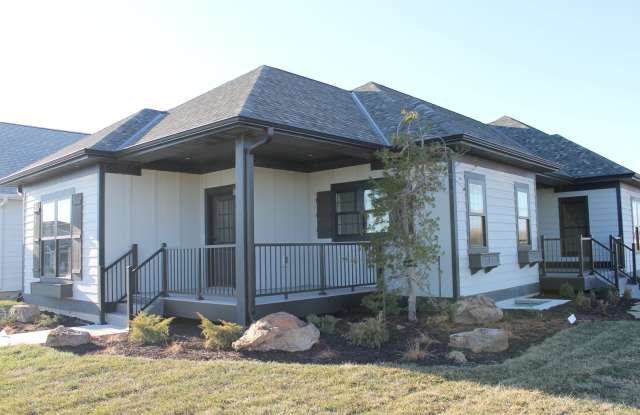 Upgrade to a 3-Bed, 2-Bath House with Extra Space photos photos