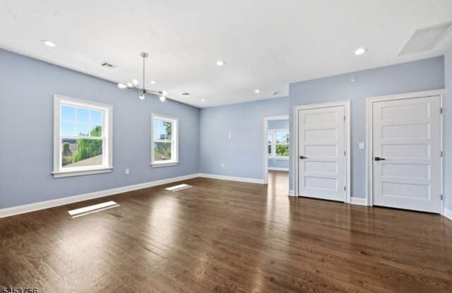 55 Watchung Ave Gallery 4
