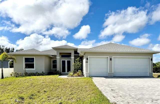 2914 SW 5th Street photos photos