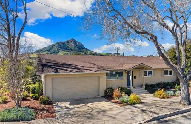 Updated 4bd/3ba House Right Off of Highland Dr photos photos