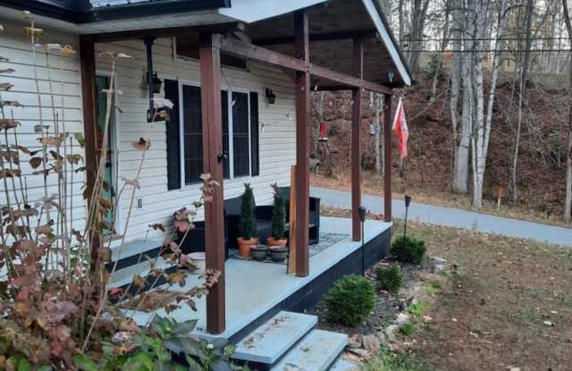 $2,500 - 4 Bedroom, 2 Bathroom Unfurnished Home in the Balsam Community Gallery 3