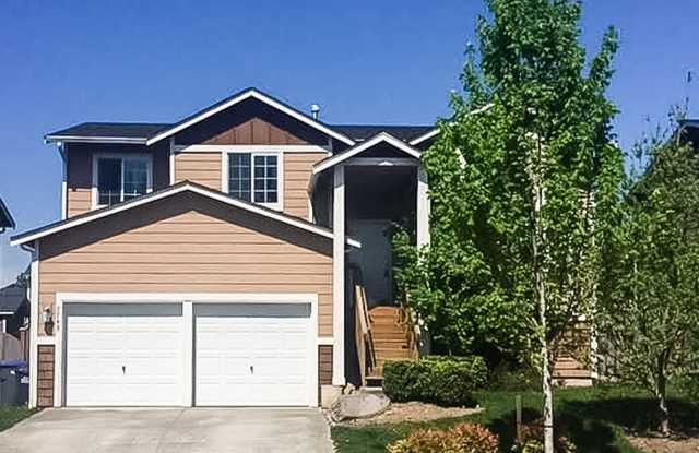 Pet friendly Split Level South Marysville Home! - 7743 32nd Street Northeast, Marysville, WA 98270