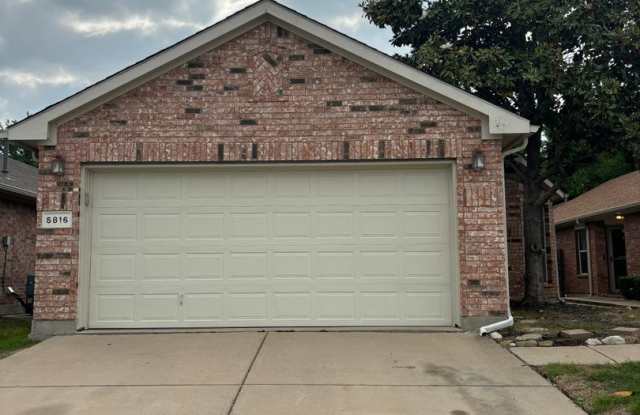 3/2/2 EMISD - 5816 Melanie Court, Fort Worth, TX 76131