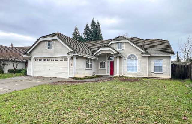 Newly Renovated 3 Bed, 2 Bath Home. photos photos