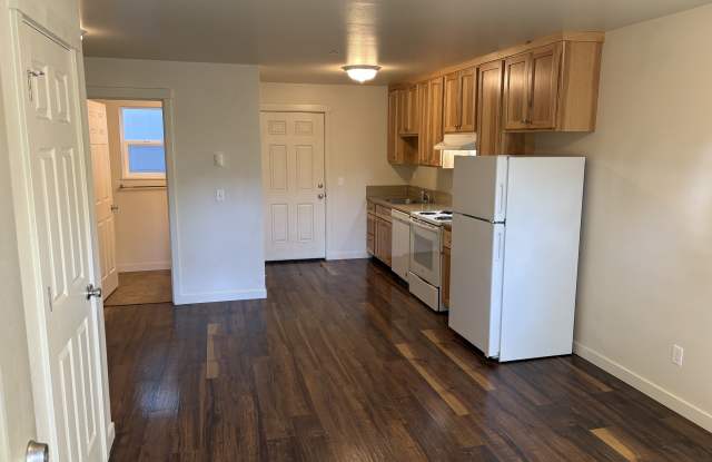 909 W 4th Ave - 909 West 4th Avenue, Eugene, OR 97402